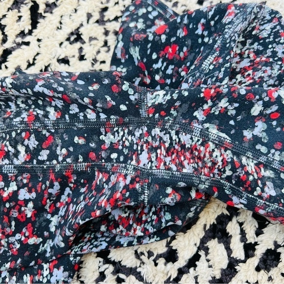 Lululemon Align leggings in water blossoms - Picture 8 of 11